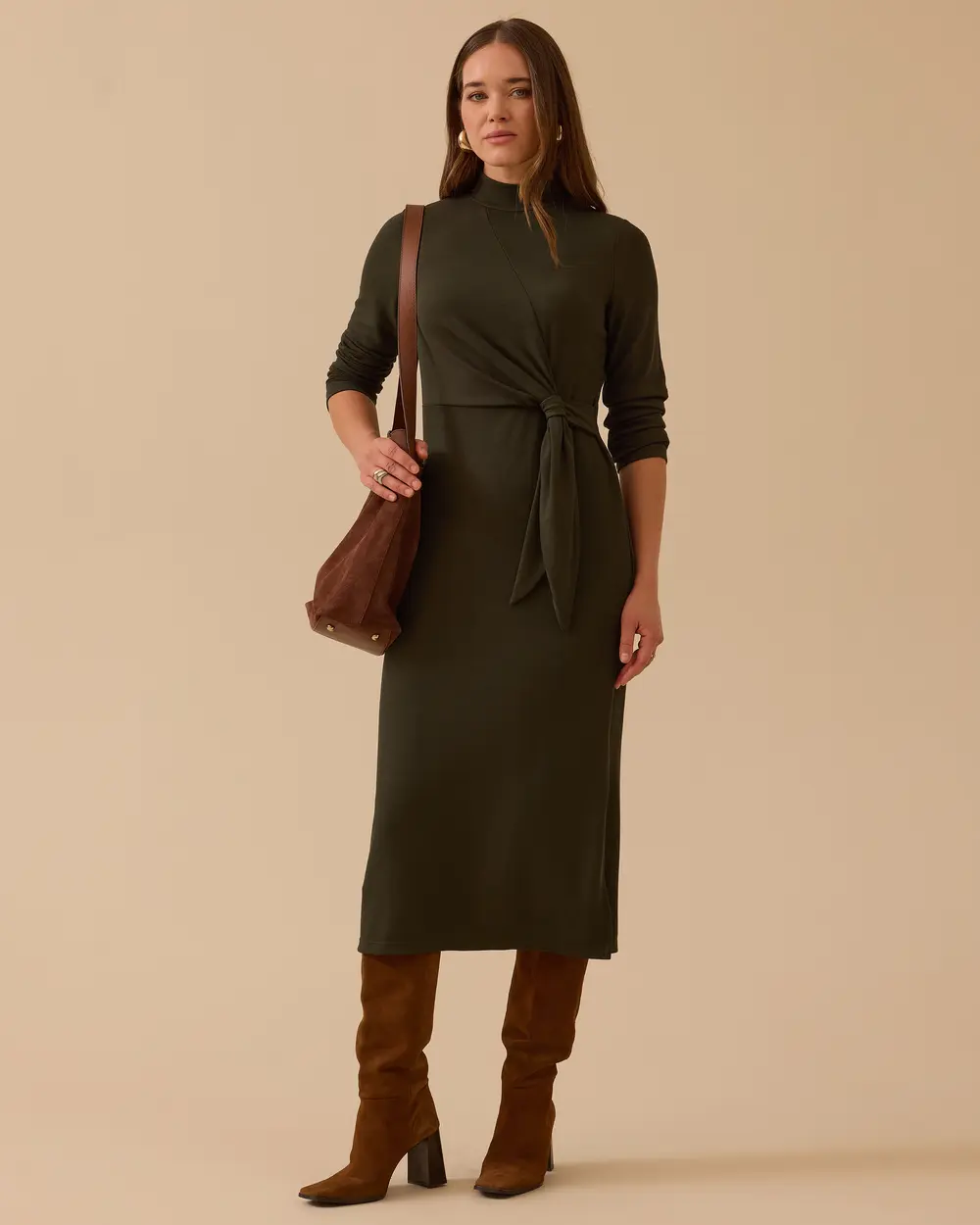 Dik Yaka Bağlama Detaylı Midi Elbise