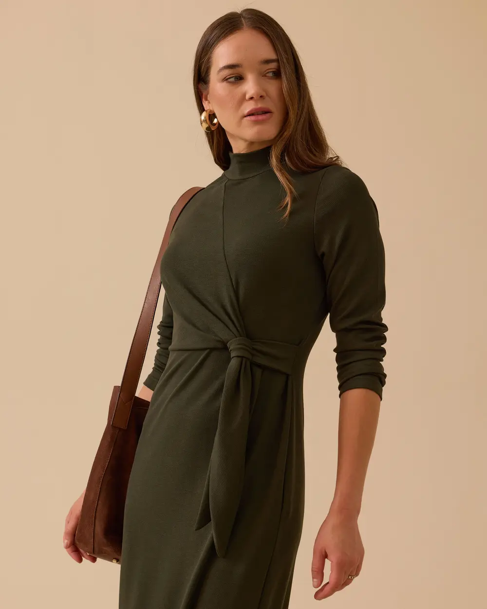 Dik Yaka Bağlama Detaylı Midi Elbise