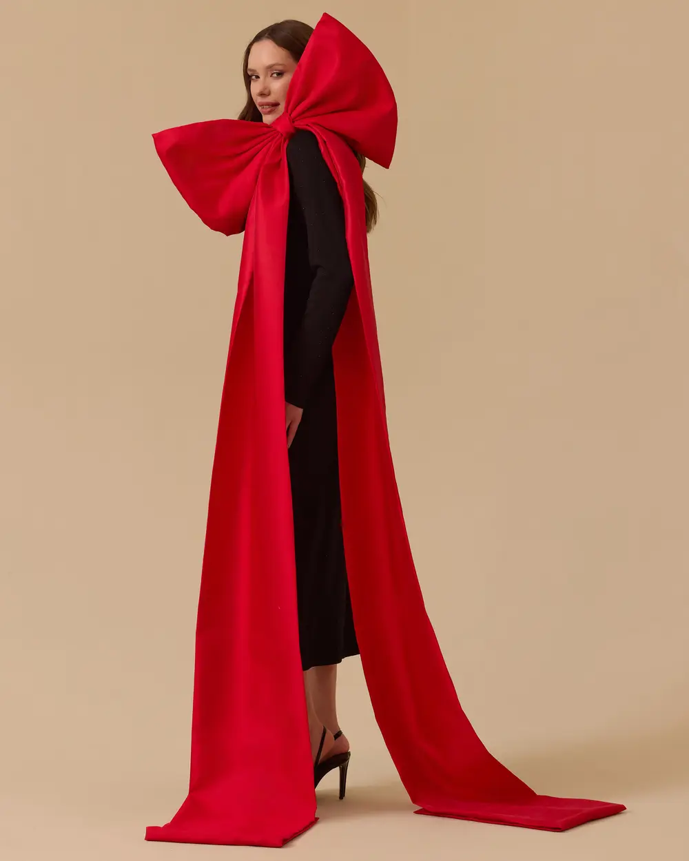 Taşlı Yırtmaç Detaylı Elbise