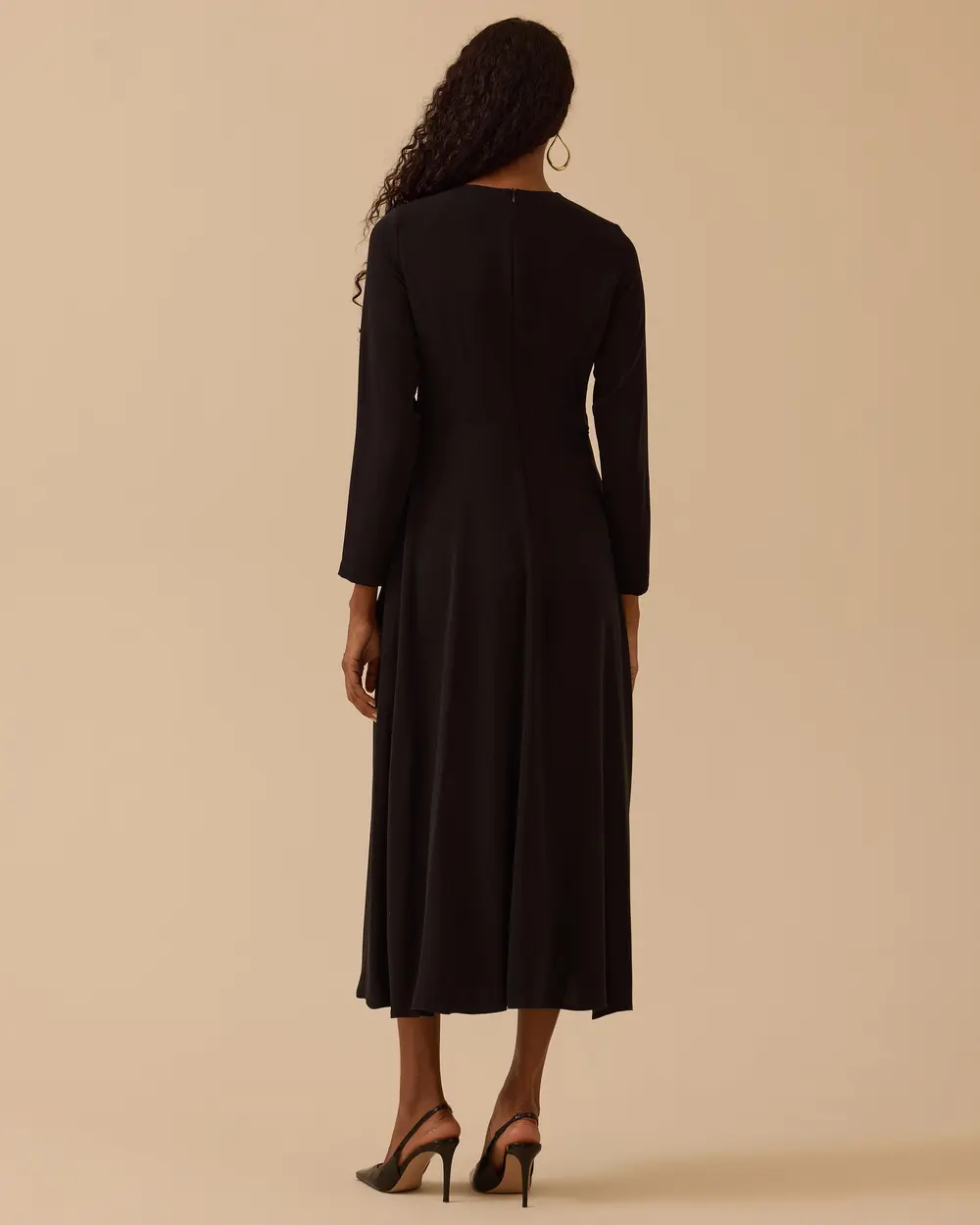 Metal Aksesuarlı Krep Elbise