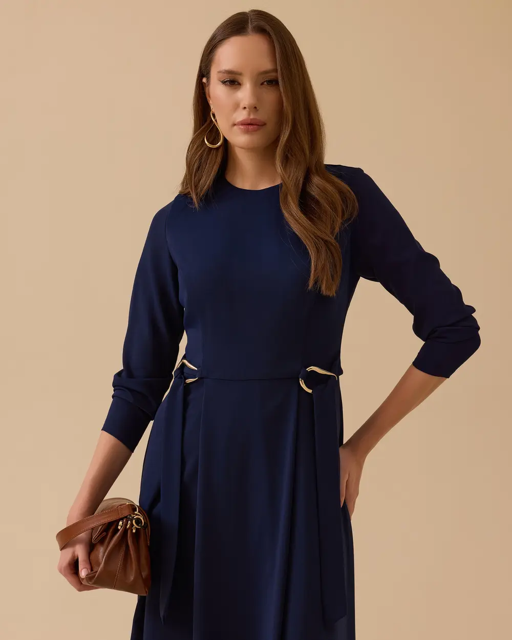 Metal Aksesuarlı Krep Elbise