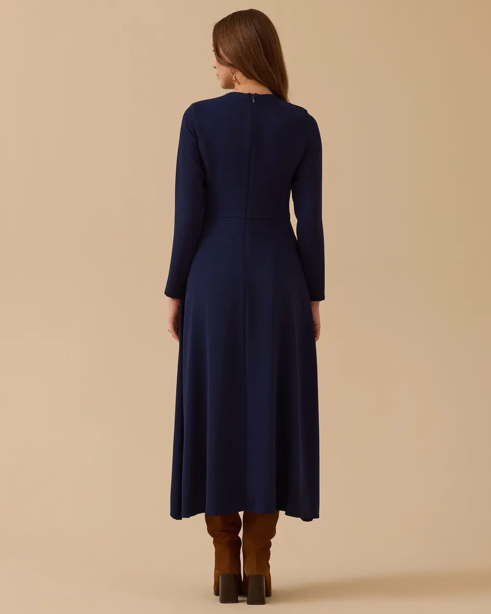 Metal Aksesuarlı Krep Elbise