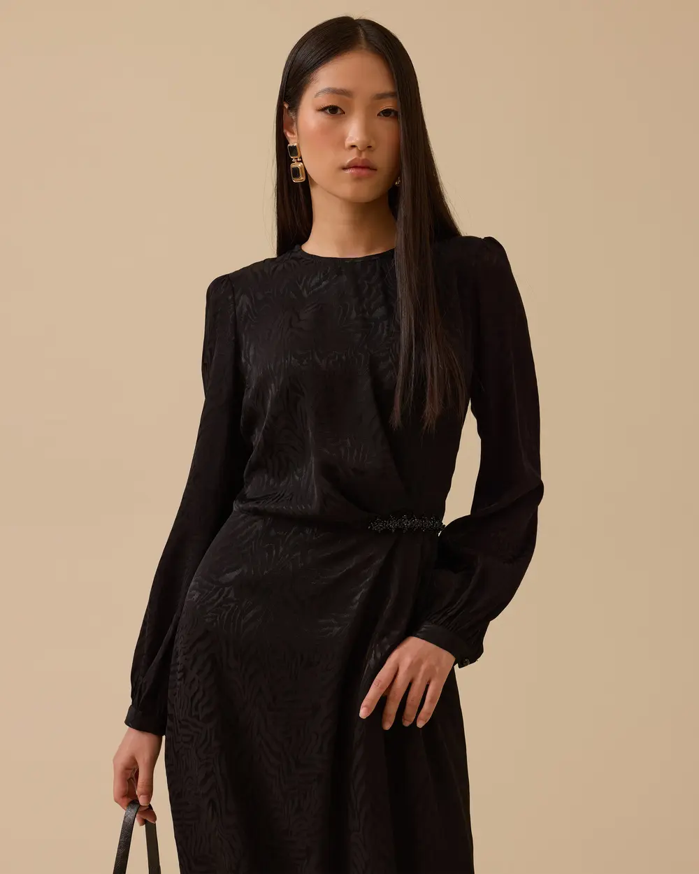 Desenli Boncuk Detaylı Saten Elbise