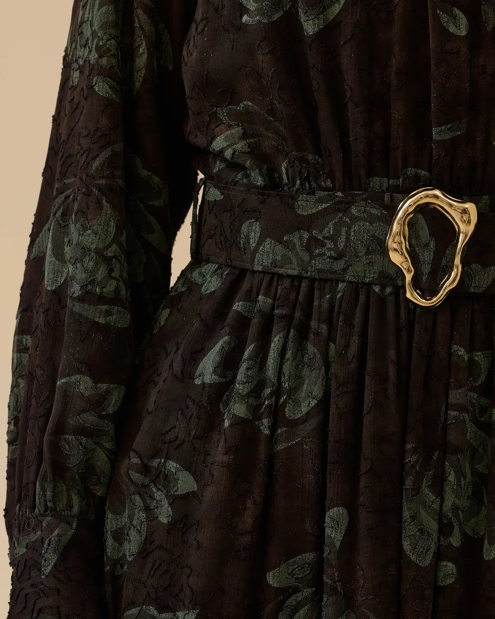 Kemerli Pile Detaylı Elbise