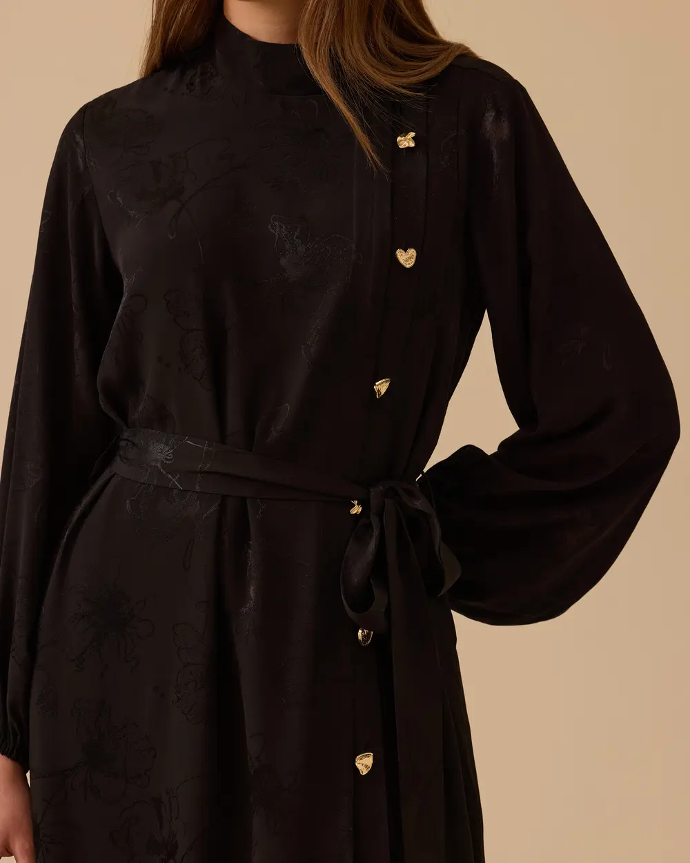 Desenli Pile Detaylı Kuşaklı Elbise