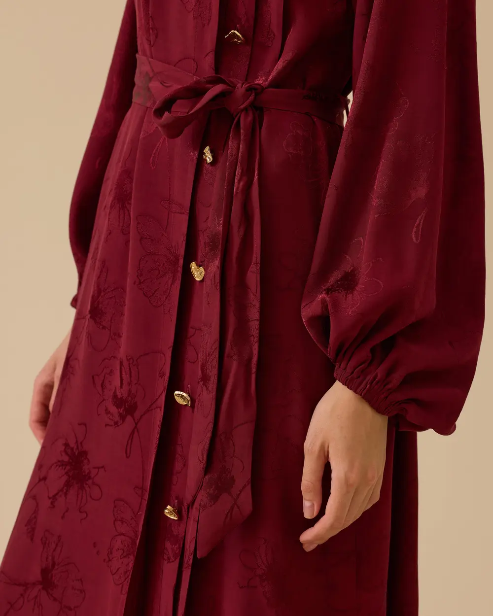 Desenli Pile Detaylı Kuşaklı Elbise