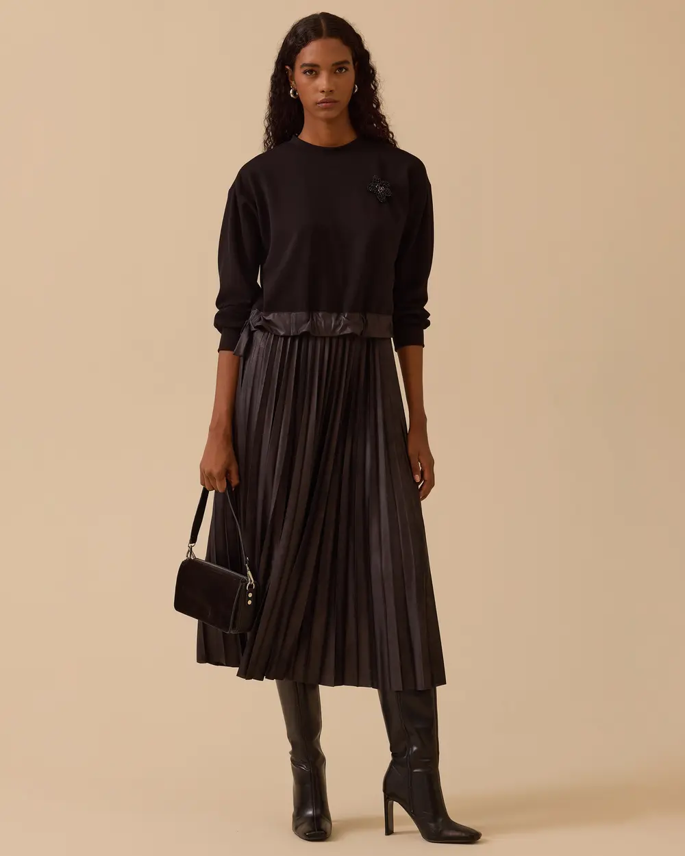 Taş Detaylı Suni Deri Pliseli Midi Elbise