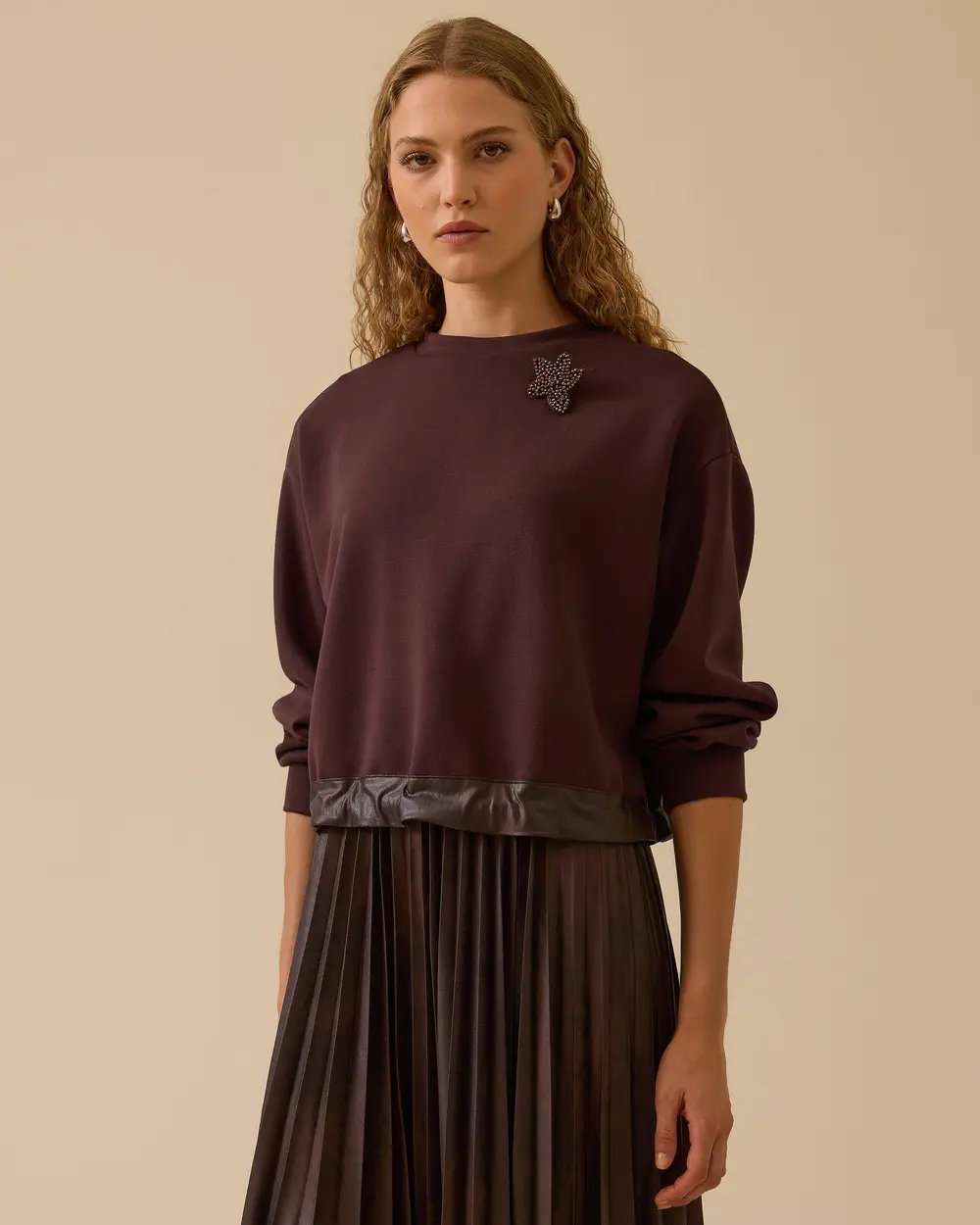 Taş Detaylı Suni Deri Pliseli Midi Elbise