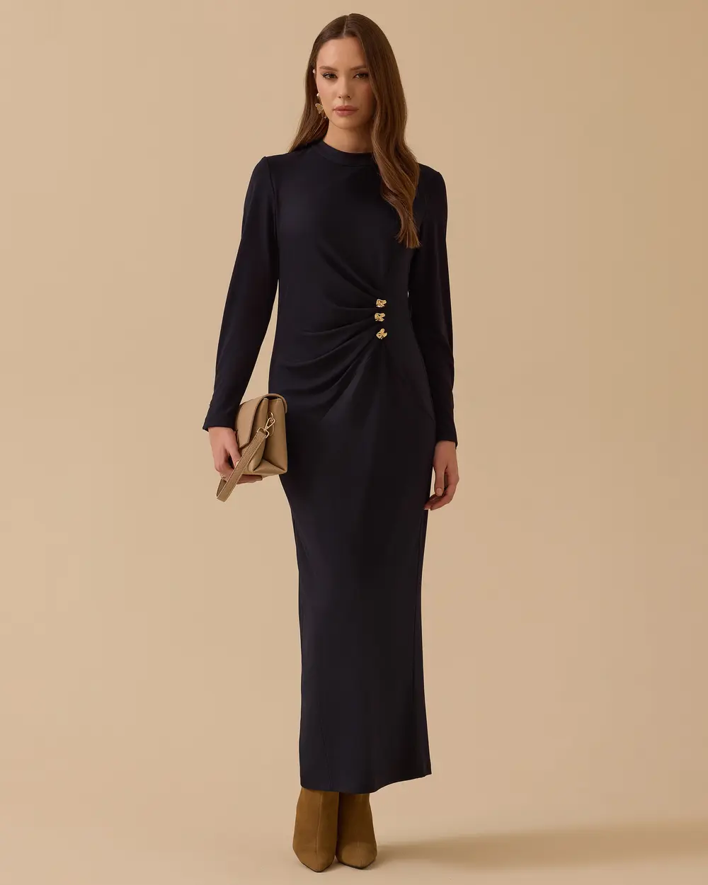 Metal Aksesuarlı Drapeli Krep Elbise