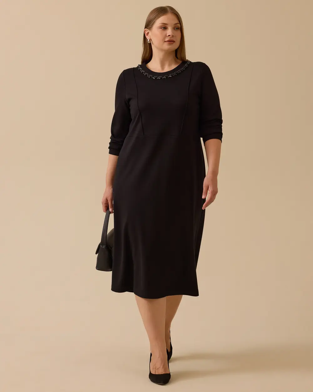 Büyük Beden Taşlı Yaka Detaylı Elbise