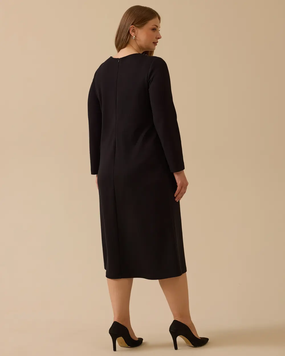 Büyük Beden Taşlı Yaka Detaylı Elbise