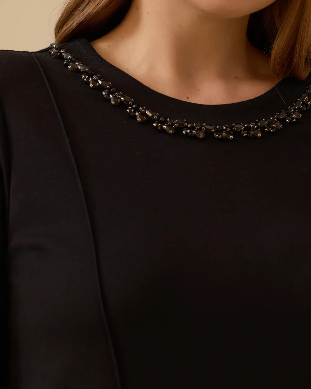 Büyük Beden Taşlı Yaka Detaylı Elbise