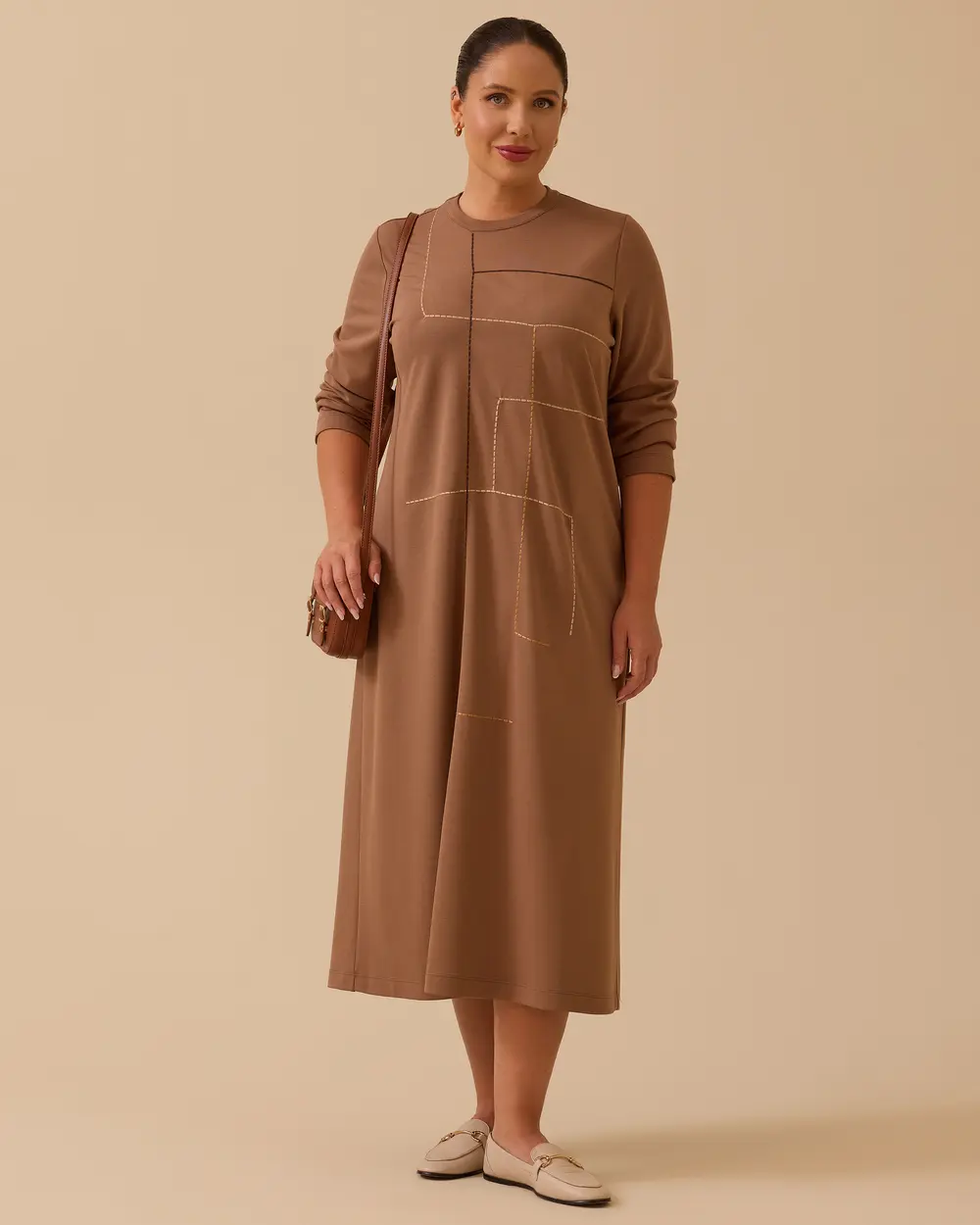 Büyük Beden Nakış Detaylı Uzun Kollu Elbise