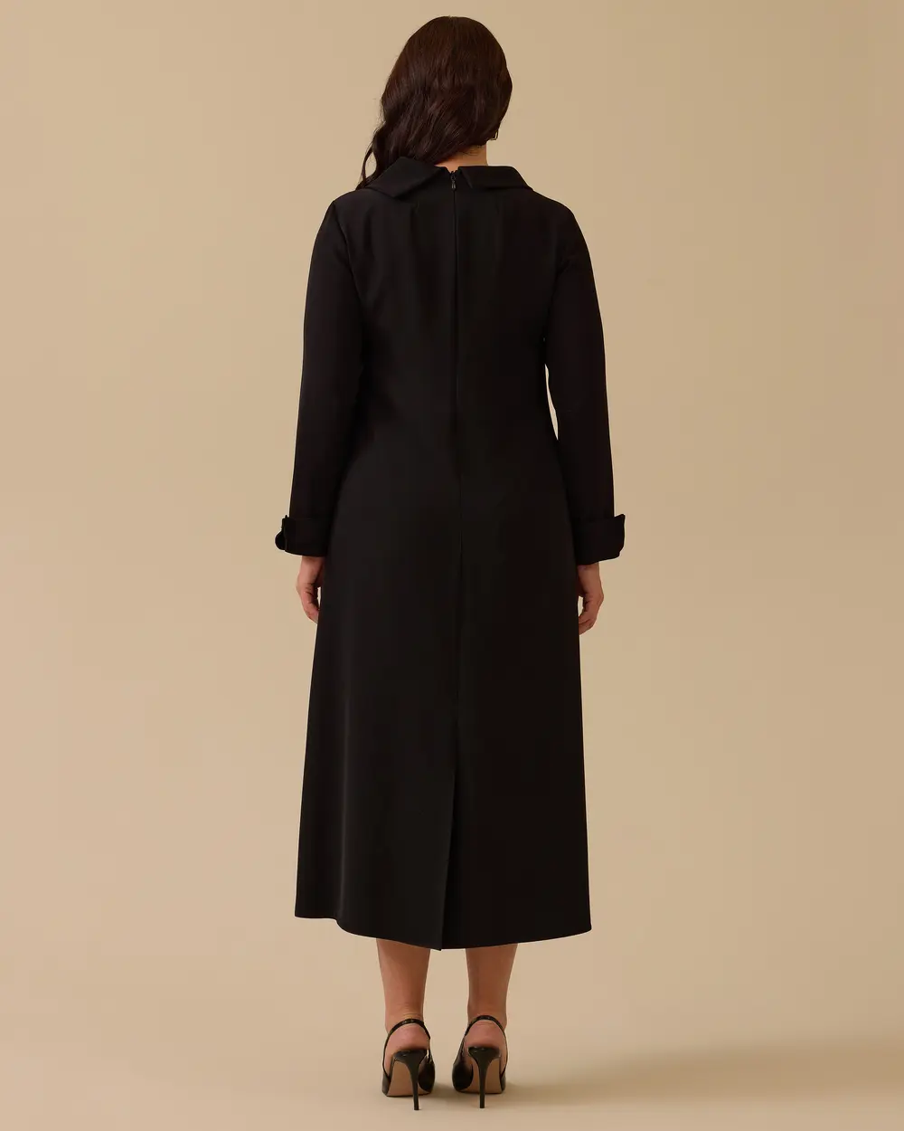 Büyük Beden Yaka İşlemeli Midi Elbise