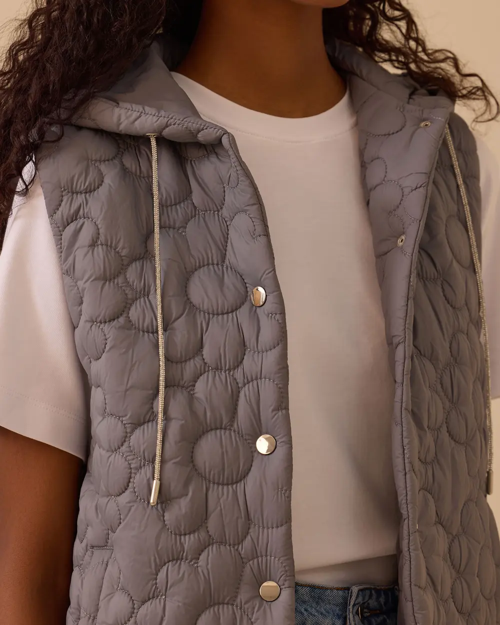 Kapüşonlu Desenli Cepli Yelek