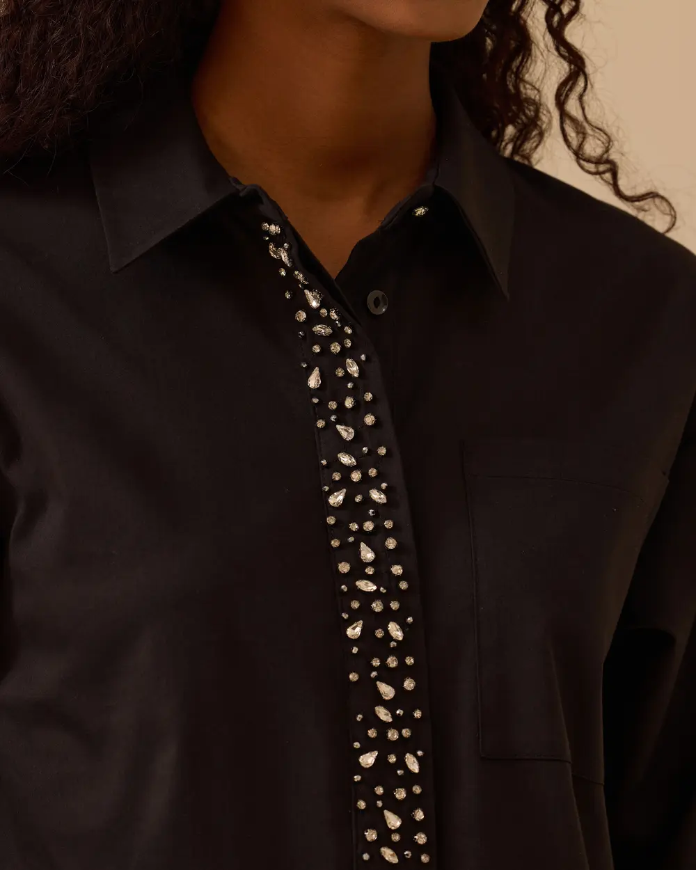 Taş İşlemeli Cep Detaylı Gömlek