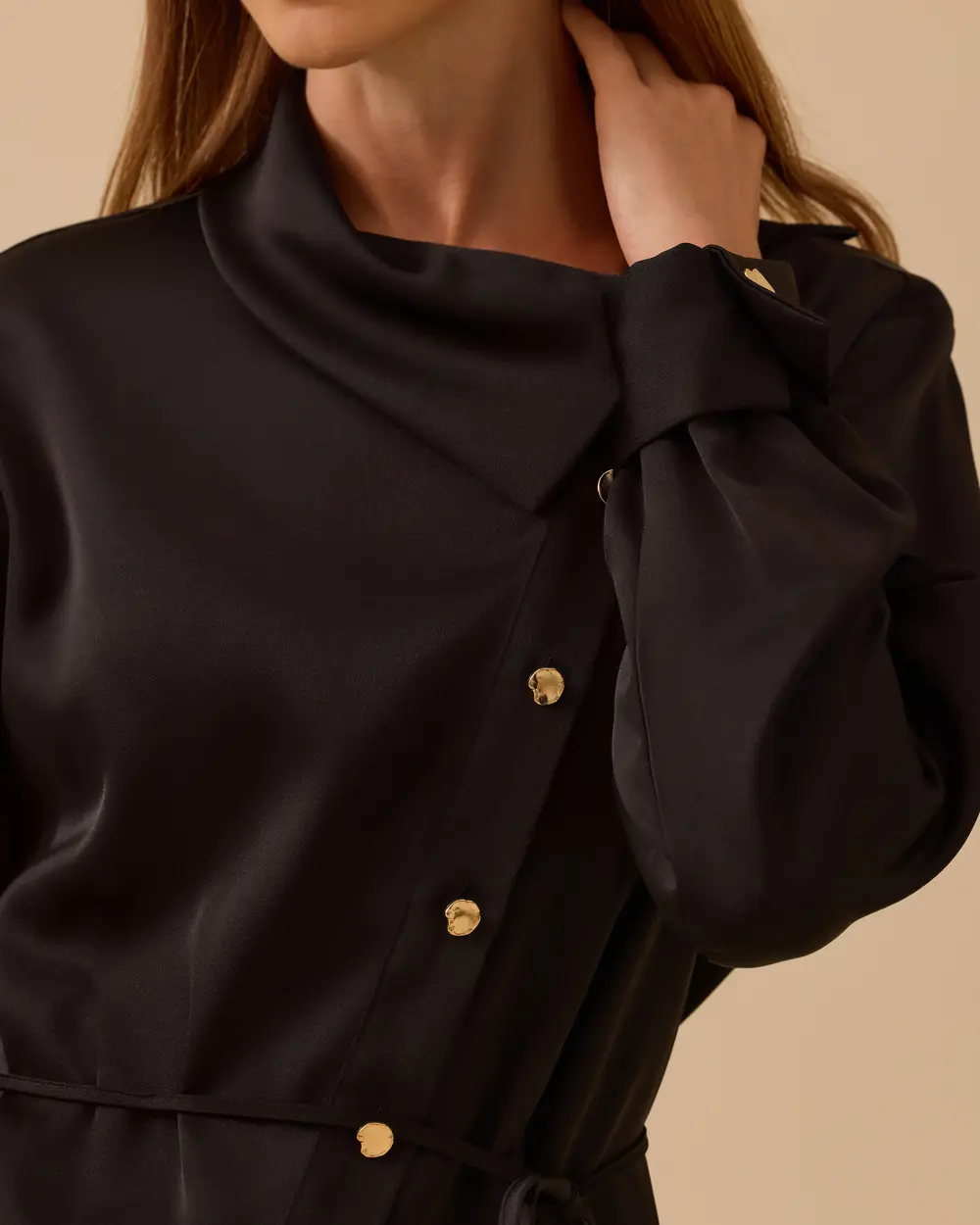 Asimetrik Düğmeli Kuşaklı Gömlek