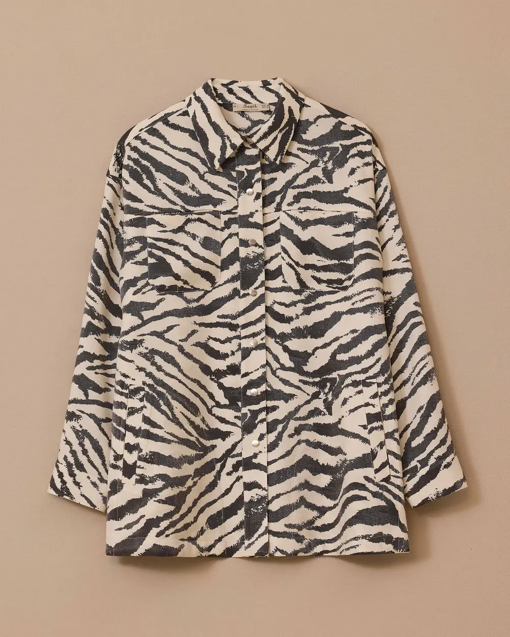 Zebra Desenli Cep Detaylı Gömlek