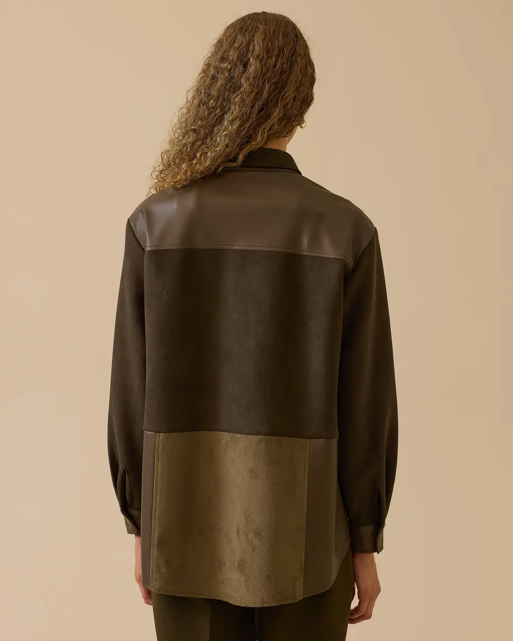 Çift Kumaşlı Suni Deri Detaylı Süet Gömlek
