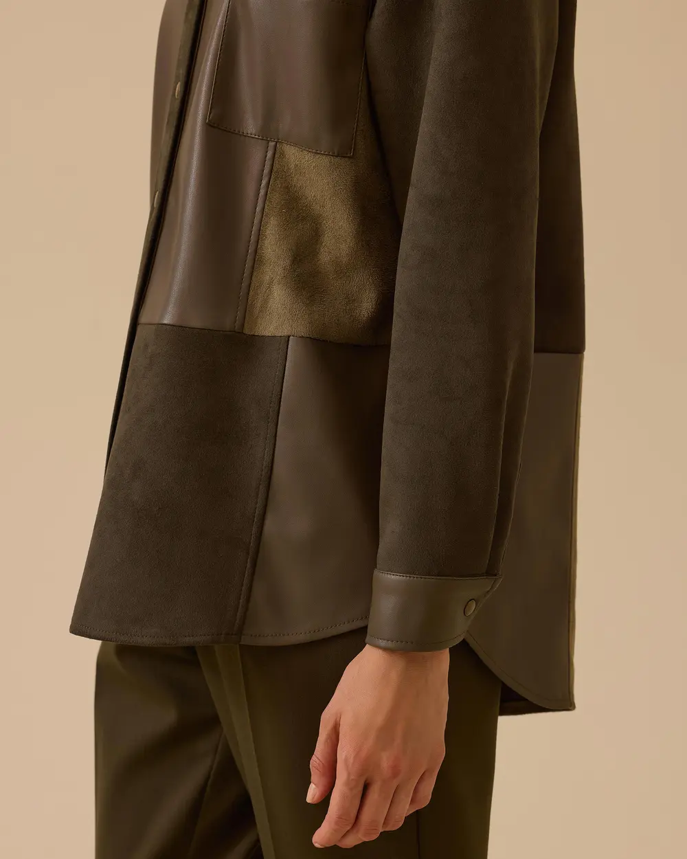 Çift Kumaşlı Suni Deri Detaylı Süet Gömlek