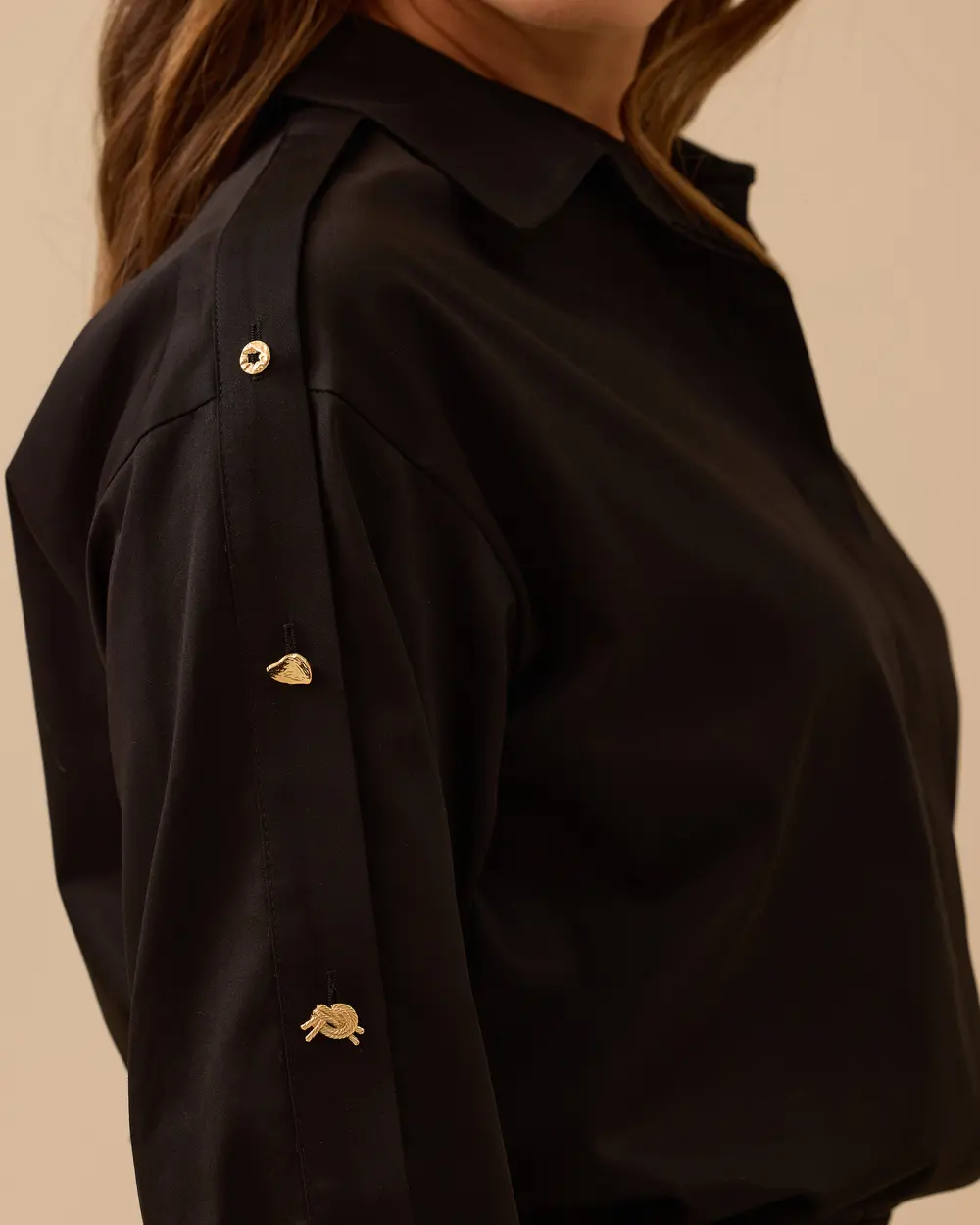 Gold Düğme Detaylı Düz Kesim Gömlek