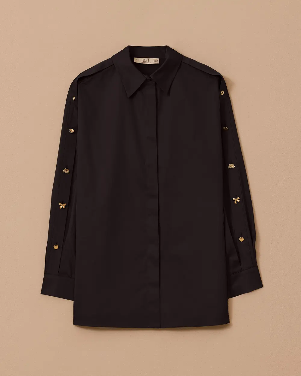 Gold Düğme Detaylı Düz Kesim Gömlek