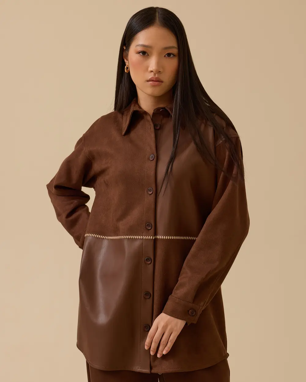 Suni Deri Detaylı Süet Gömlek