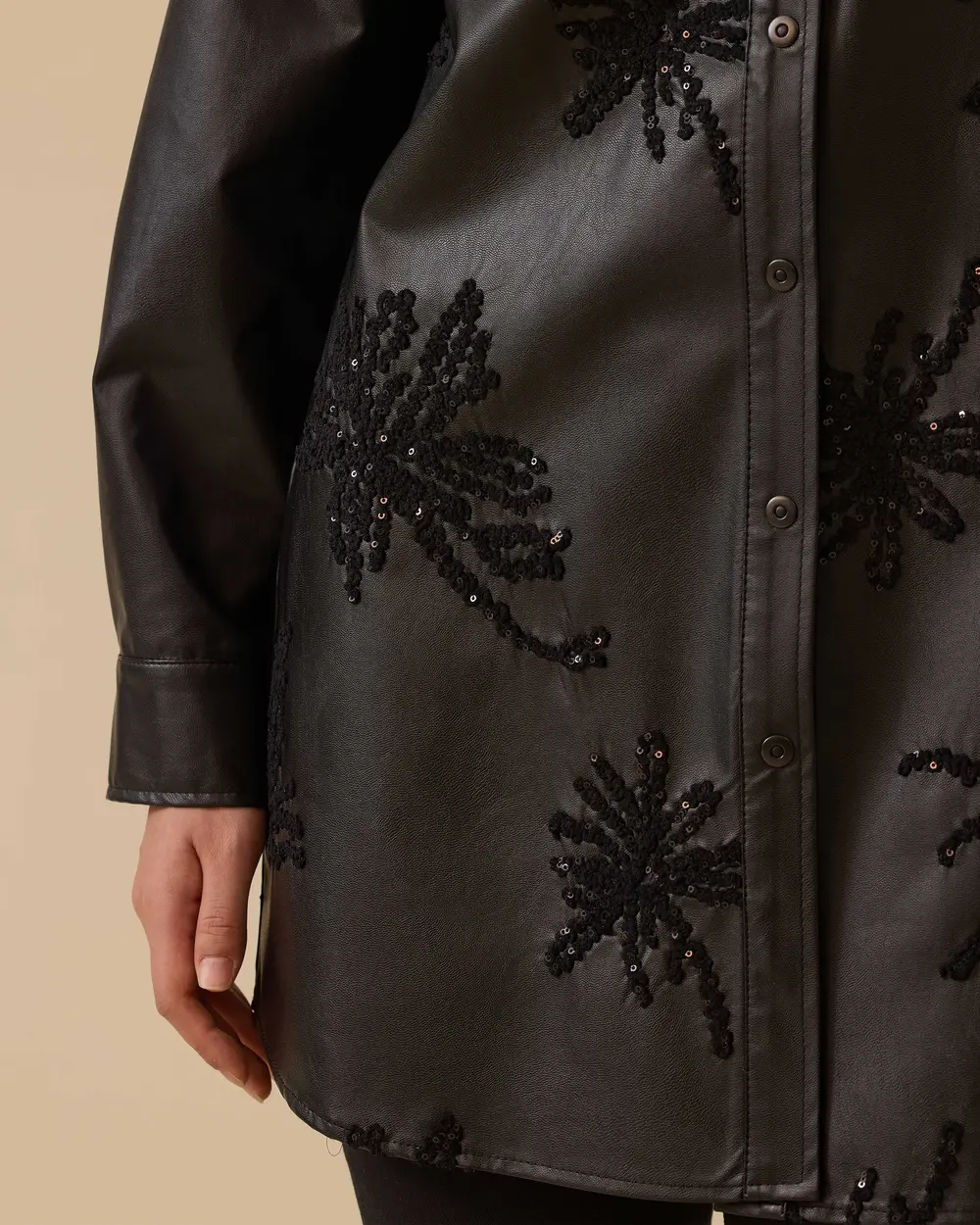 Nakışlı Suni Deri Gömlek