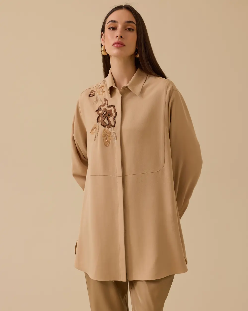 Nakışlı Boncuk Detaylı Gömlek