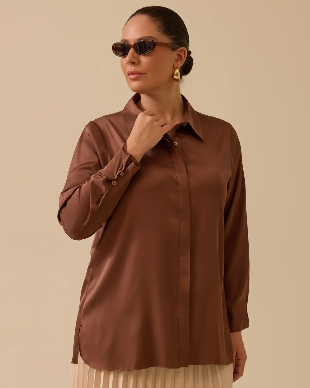 Plus Size Buttoned Satin Shirt