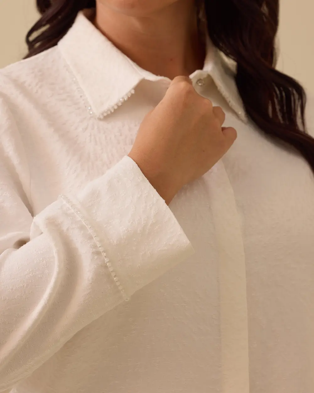 Büyük Beden Boncuk Detaylı Dokulu Gömlek