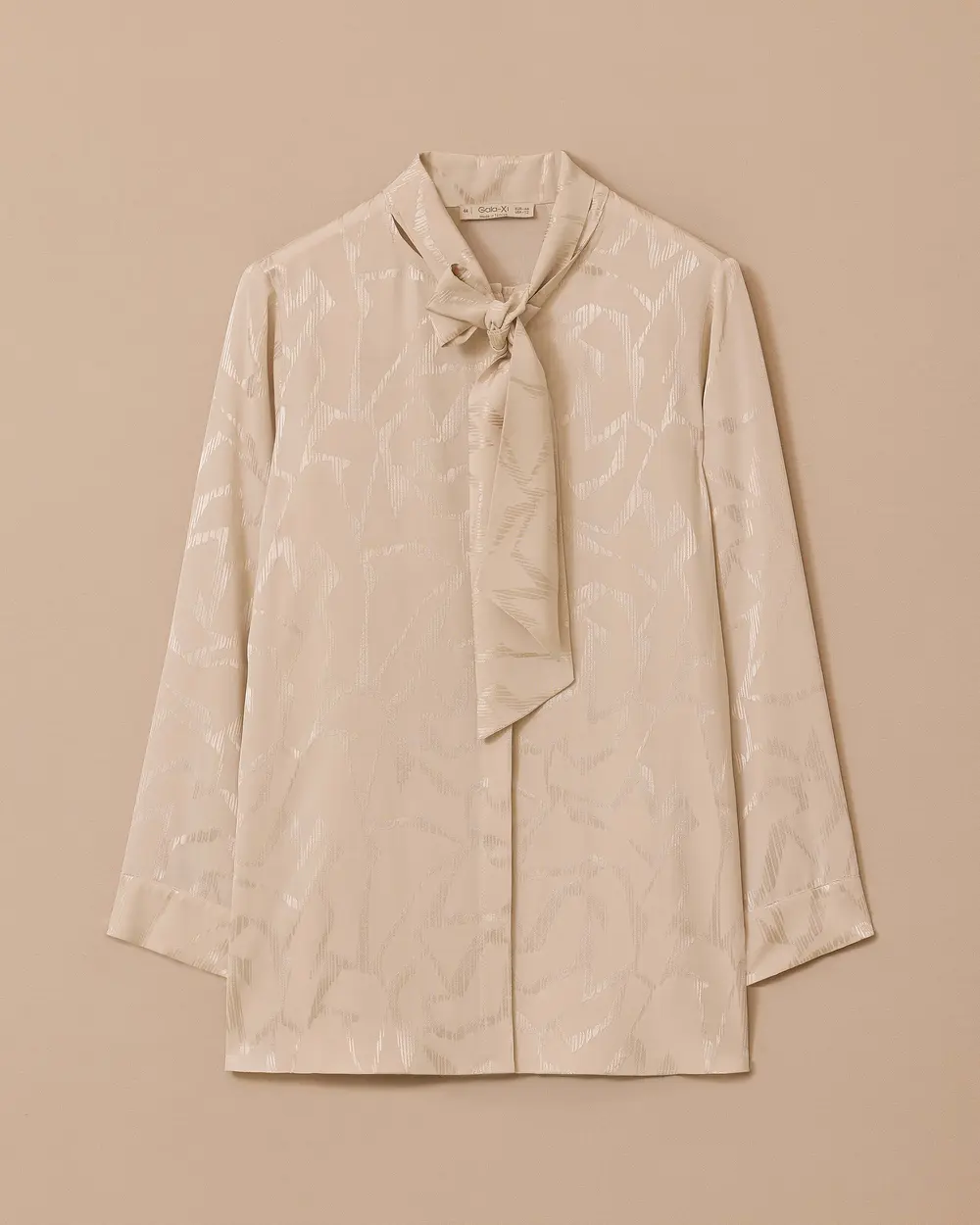 Büyük Beden Fular Yakalı Desenli Jakar Gömlek