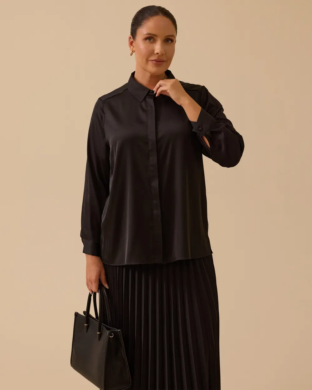 Büyük Beden Düğmeli Saten Gömlek