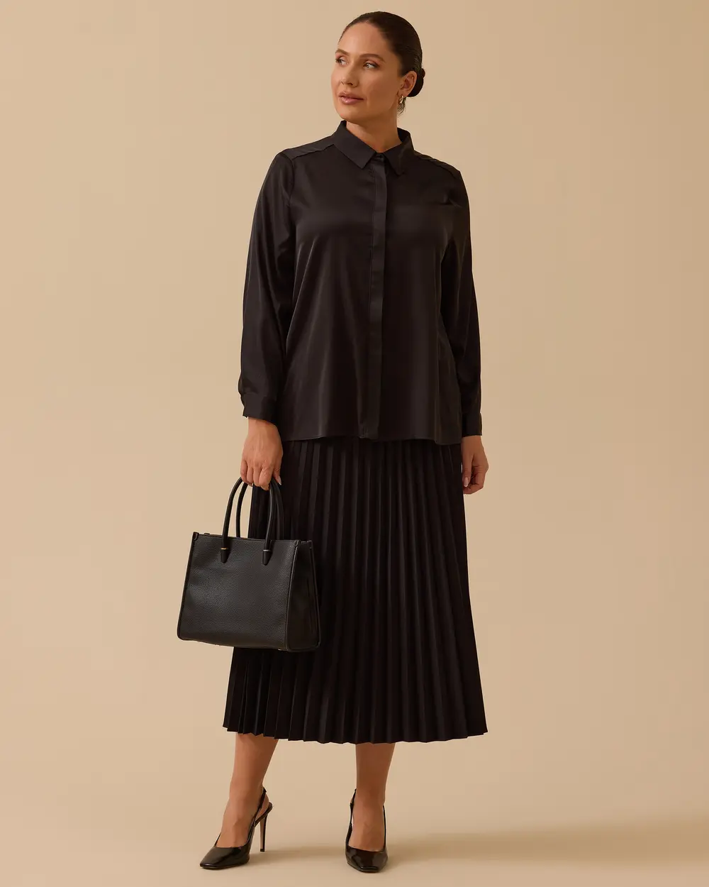 Plus Size Buttoned Satin Shirt