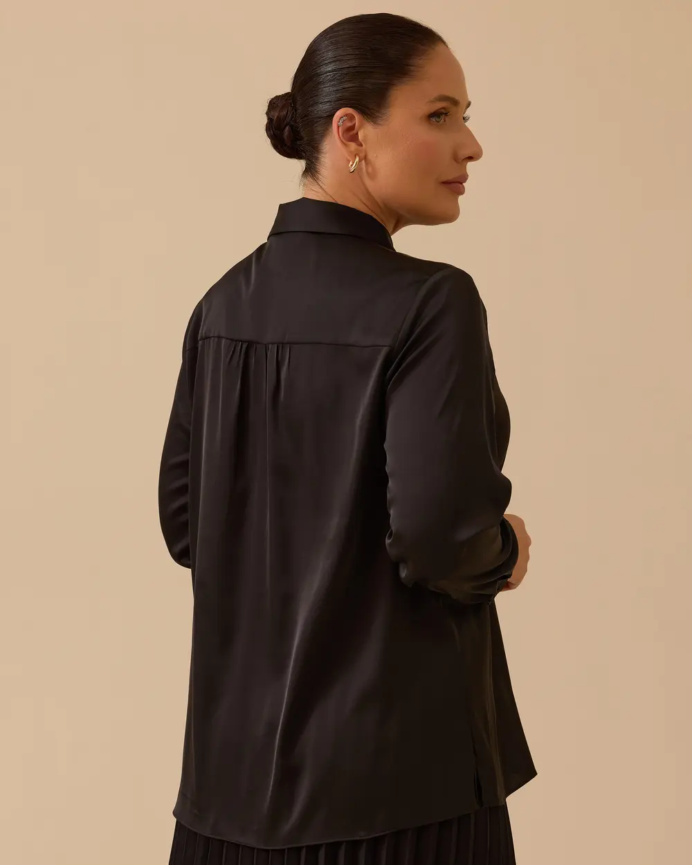 Plus Size Buttoned Satin Shirt