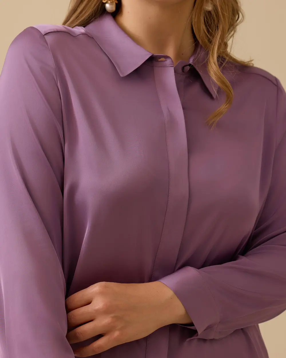 Plus Size Buttoned Satin Shirt