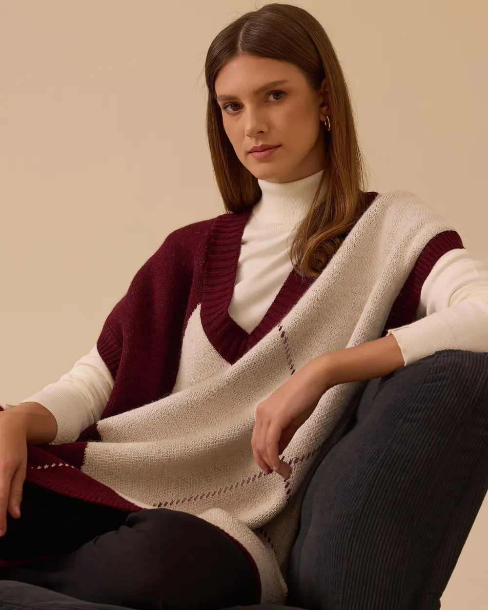 V Yaka Blok Geçişli Süveter