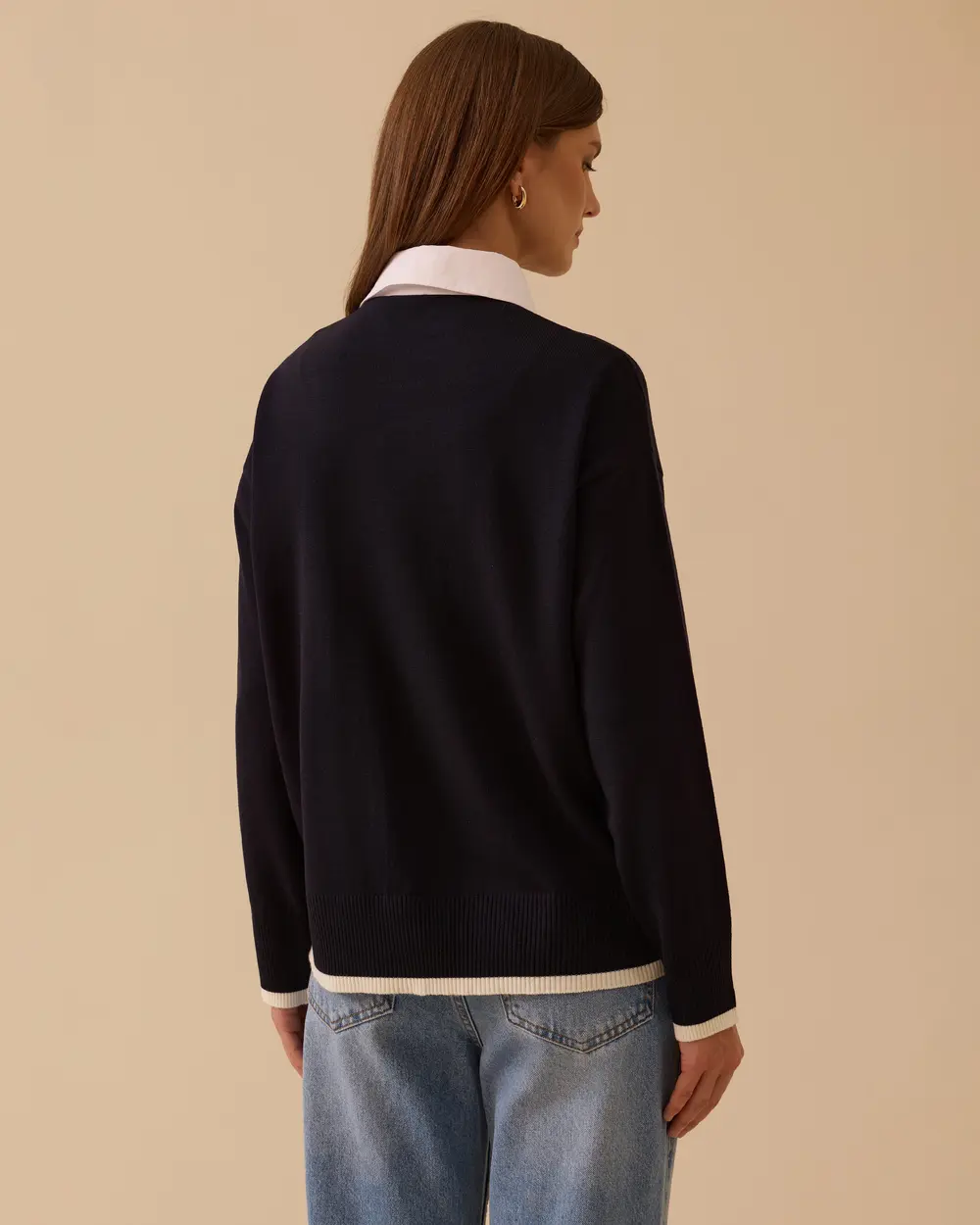 Yakası Bağlamalı İnci Düğmeli Triko