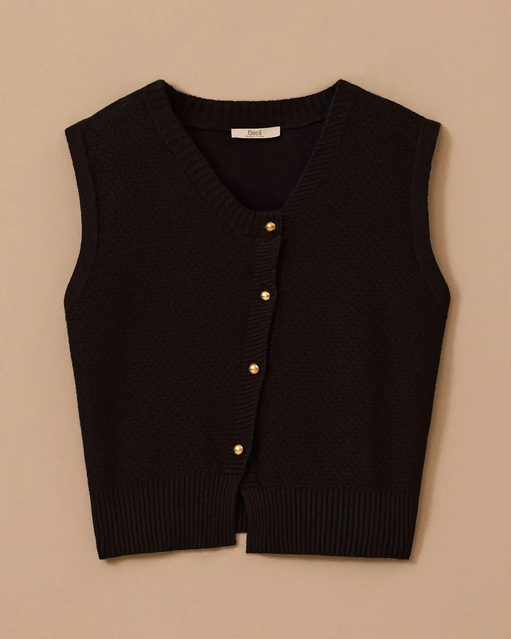 Asimetrik Düğmeli Kolsuz Triko