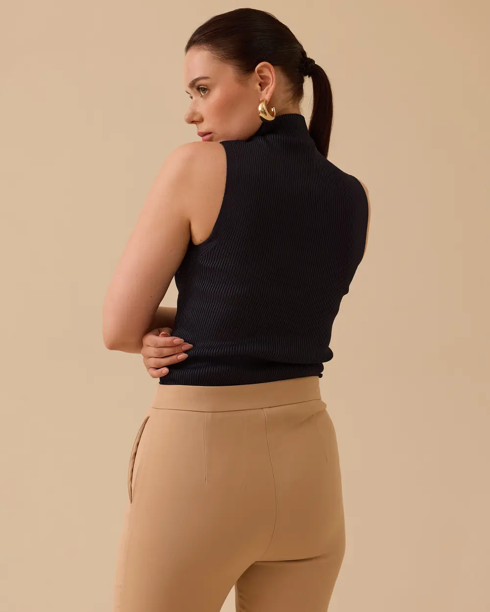 Taş Detaylı Triko Kolsuz Bluz