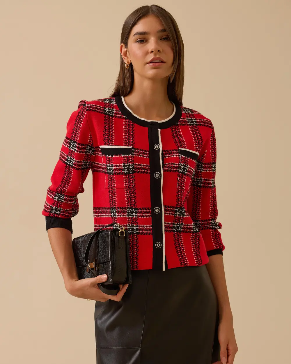 Yuvarlak Yaka Desenli Düğmeli Triko Hırka