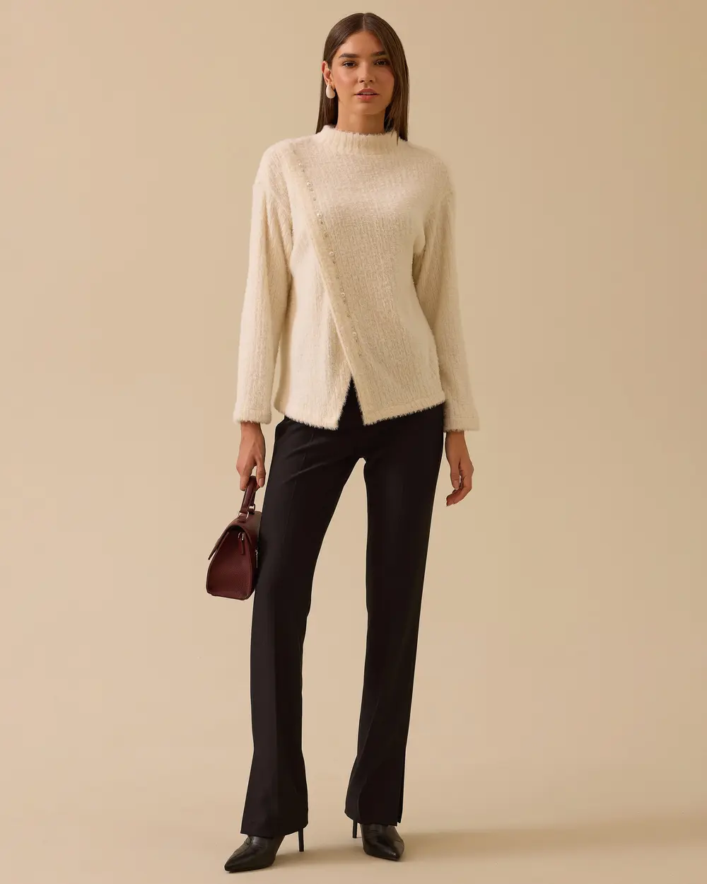 Taş Detaylı Asimetrik Triko Kazak