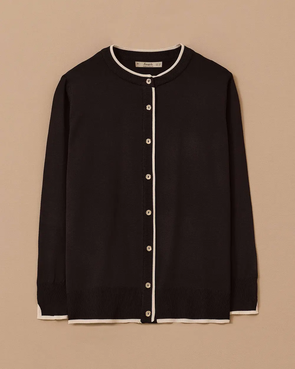 Biye Detaylı Düğmeli Triko Hırka