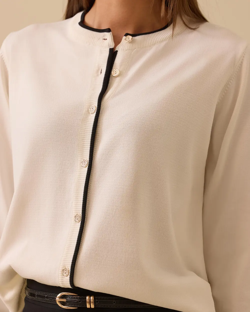 Biye Detaylı Düğmeli Triko Hırka