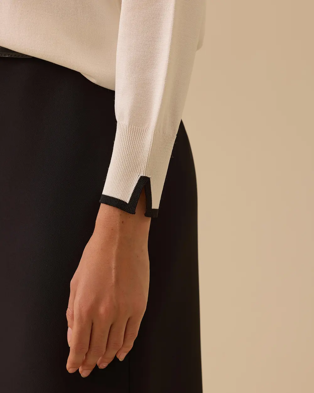 Biye Detaylı Düğmeli Triko Hırka