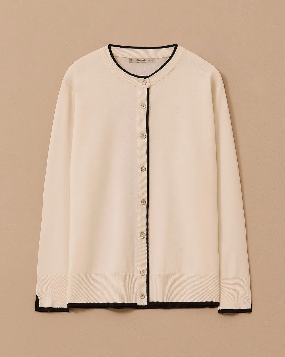 Biye Detaylı Düğmeli Triko Hırka