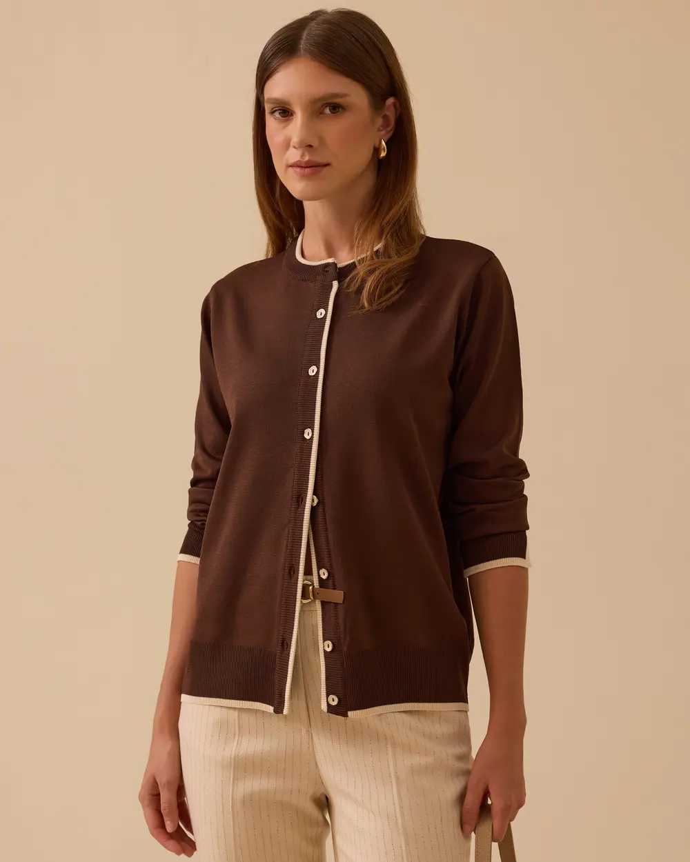 Biye Detaylı Düğmeli Triko Hırka