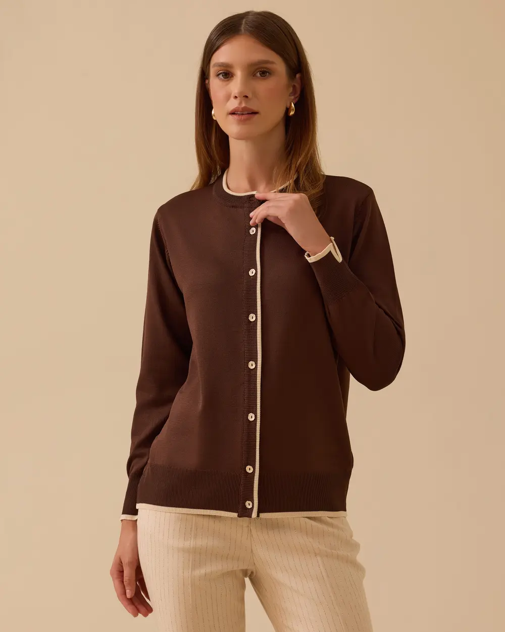 Biye Detaylı Düğmeli Triko Hırka