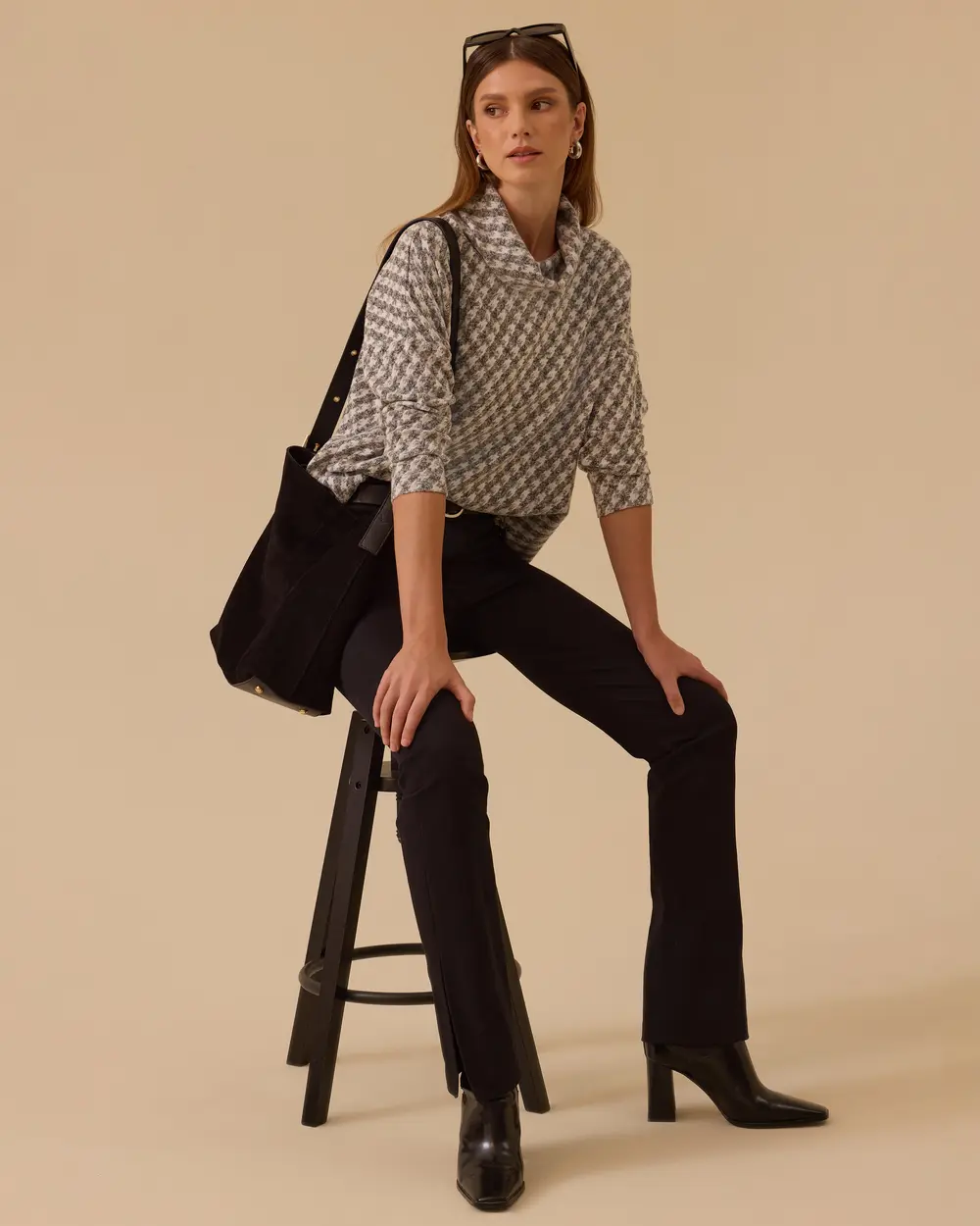 Kazayağı Desenli Degaje Yaka Triko Bluz