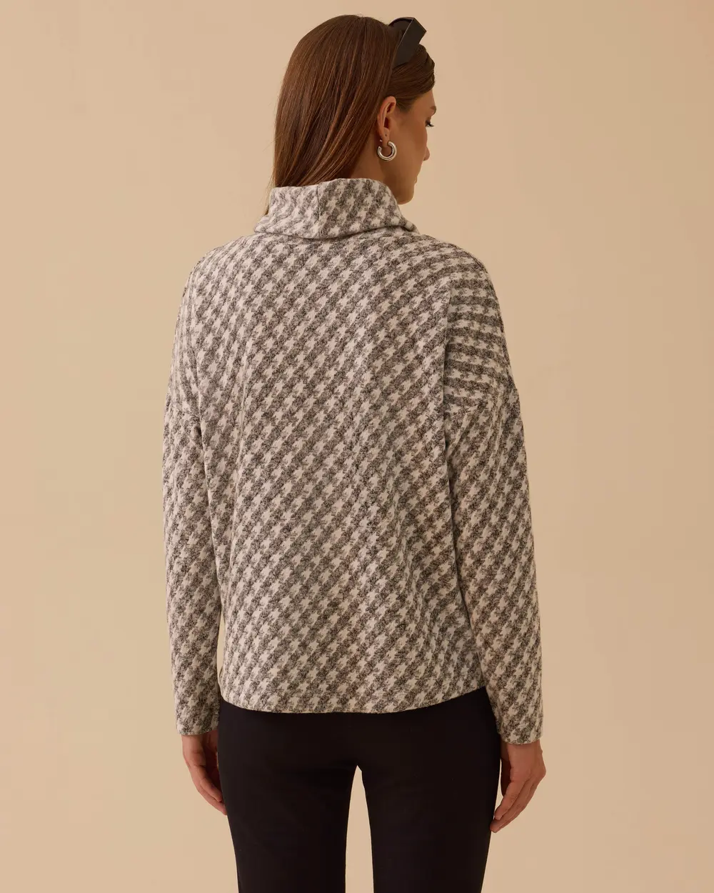 Kazayağı Desenli Degaje Yaka Triko Bluz